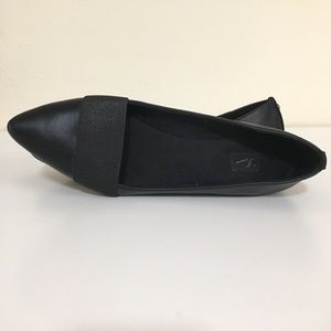 Simply VERA WANG Black Timeless Flat